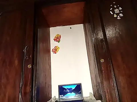 The-Peach-Flexer online show from October 29, 2025, 9:36 pm