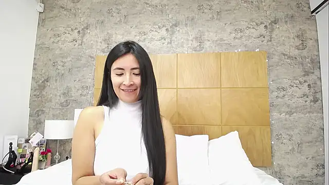JainaRogers online show from September 30, 2025, 5:19 pm