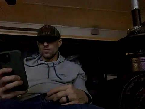 jeffyisabell online show from November 8, 2025, 8:18 am