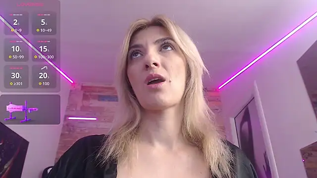 RileyLanna online show from October 15, 2025, 3:49 am