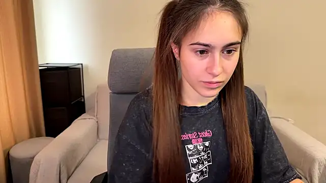 AliceKolltt online show from November 17, 2025, 8:29 am