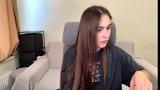 Snapshot of AliceKolltt chatting on February 9, 2026, 2:04 pm AliceKolltt online show from February 9, 2026, 2:04 pm