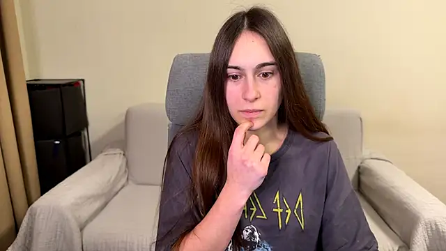 AliceKolltt online show from March 16, 2026, 8:33 pm