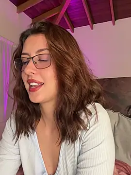 Snapshot of EmaSaenz chatting on February 26, 2025, 11:41 pm EmaSaenz online show from February 26, 2025, 11:41 pm