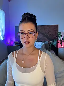 Snapshot of EmaSaenz chatting on September 11, 2025, 8:20 pm EmaSaenz online show from September 11, 2025, 8:20 pm