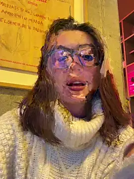 Snapshot of EmaSaenz chatting on February 18, 2025, 10:25 pm EmaSaenz online show from February 18, 2025, 10:25 pm