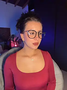 Snapshot of EmaSaenz chatting on September 22, 2025, 9:32 pm EmaSaenz online show from September 22, 2025, 9:32 pm