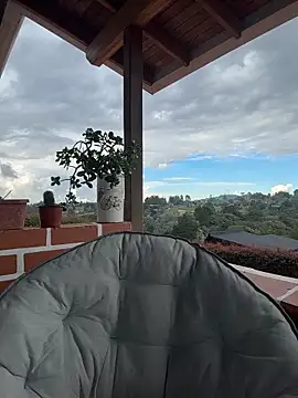 EmaSaenz online show from October 30, 2025, 8:50 pm