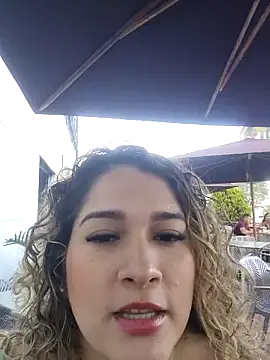 Sara smiiith211 online show from October 16, 2025, 9:56 pm