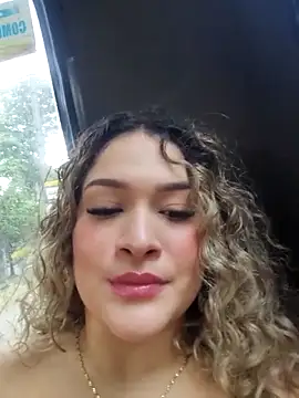 Sara smiiith211 online show from May 24, 2026, 10:42 pm