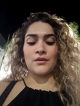 Sara smiiith211 online show from October 9, 2025, 12:33 am