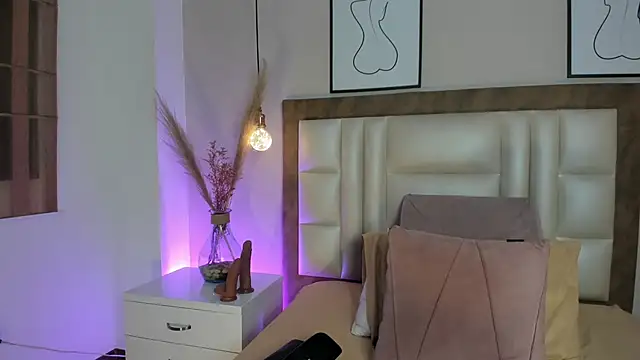 Emilywatsonn online show from January 17, 2026, 12:37 am