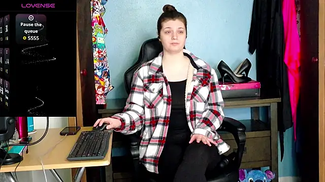 TreeJeanne online show from December 21, 2025, 3:47 pm