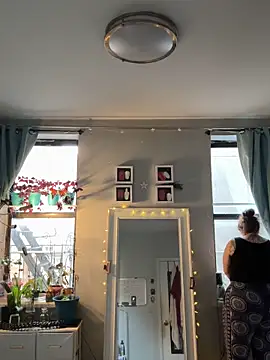 sylviahhh online show from March 31, 2026, 10:45 pm