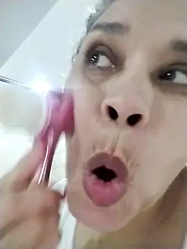 Snapshot of Alma_Sexyy chatting on December 14, 2025, 10:59 pm Alma Sexyy online show from December 14, 2025, 10:59 pm