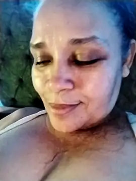 Snapshot of Alma_Sexyy chatting on March 4, 2026, 12:29 am Alma Sexyy online show from March 4, 2026, 12:29 am