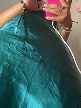 Cherrytowild online show from November 11, 2025, 9:37 am