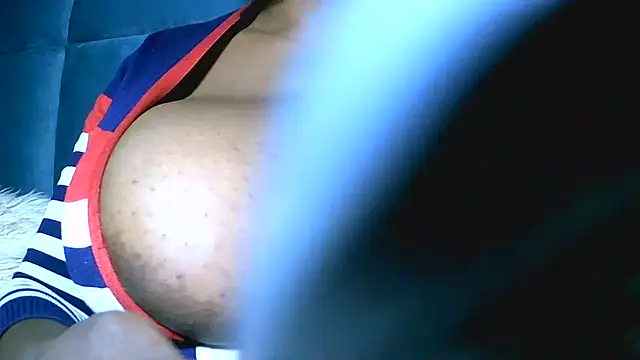 Bustypillows online show from December 22, 2025, 7:14 pm