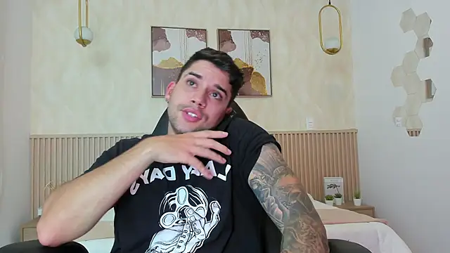 Snapshot of Mike_montoya1 chatting on October 9, 2025, 9:59 pm Mike montoya1 online show from October 9, 2025, 9:59 pm