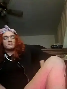 Dee-Lux Fux online show from October 17, 2025, 9:12 am