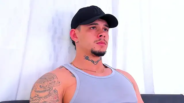 NoahhBrown online show from October 29, 2025, 3:49 am