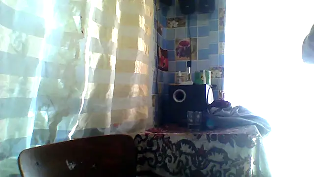 Snapshot of HollyLaBerry chatting on May 15, 2026, 6:11 am HollyLaBerry online show from May 15, 2026, 6:11 am