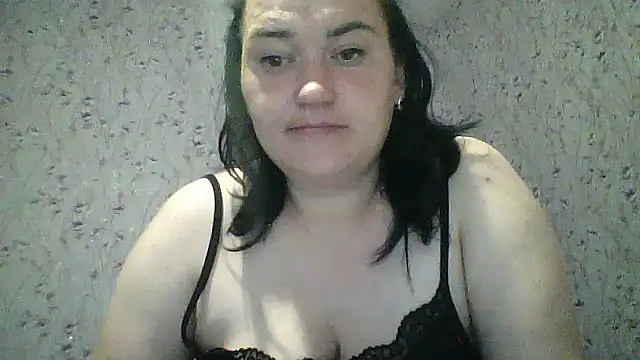 Snapshot of HollyLaBerry chatting on May 29, 2026, 6:08 am HollyLaBerry online show from May 29, 2026, 6:08 am