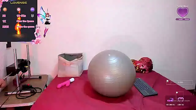 cleopatraa online show from November 12, 2025, 9:29 pm