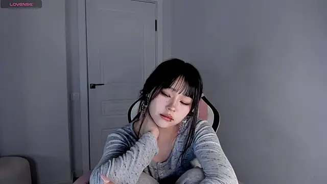 hee young11 online show from November 14, 2025, 8:18 am