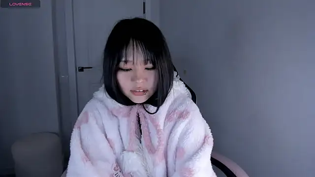 hee young11 online show from November 6, 2025, 1:31 am