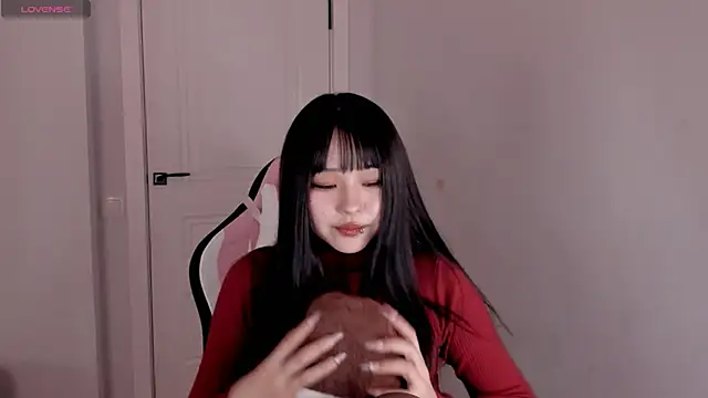 hee young11 online show from November 11, 2025, 2:39 am