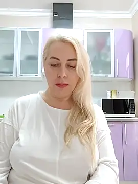 Snapshot of HotJanet chatting on February 6, 2025, 12:26 pm HotJanet online show from February 6, 2025, 12:26 pm