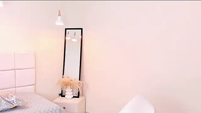 Snapshot of your_khloe chatting on March 3, 2026, 1:18 pm your khloe online show from March 3, 2026, 1:18 pm