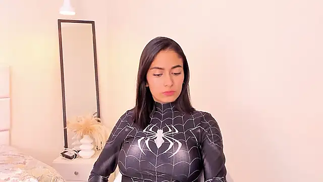 Snapshot of your_khloe chatting on February 9, 2026, 1:31 pm your khloe online show from February 9, 2026, 1:31 pm