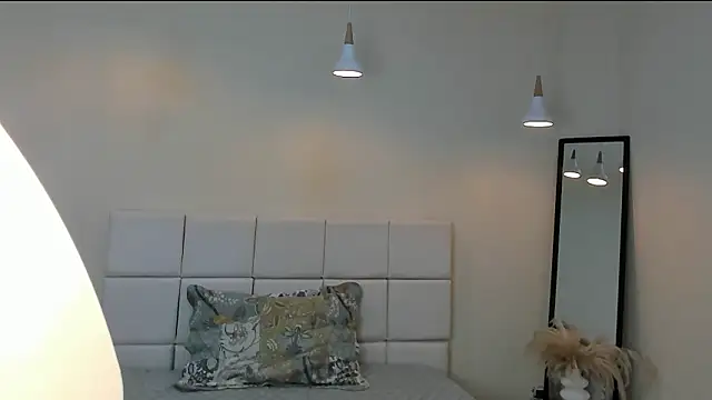 Snapshot of your_khloe chatting on February 27, 2026, 1:55 pm your khloe online show from February 27, 2026, 1:55 pm