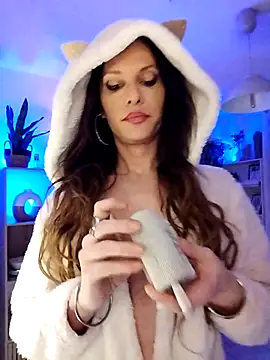 Snapshot of Luna_Kitanna chatting on March 2, 2025, 10:02 pm Luna Kitanna online show from March 2, 2025, 10:02 pm