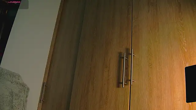 aidaadams online show from October 11, 2025, 8:48 am