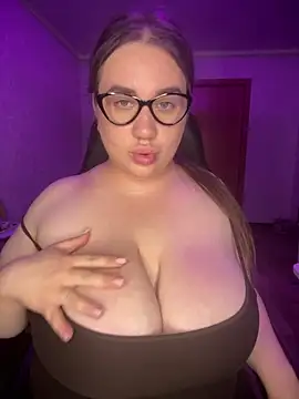 Snapshot of GabiBoobs chatting on June 10, 2026, 6:09 pm GabiBoobs online show from June 10, 2026, 6:09 pm