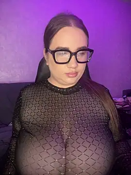 Snapshot of GabiBoobs chatting on June 4, 2026, 5:39 pm GabiBoobs online show from June 4, 2026, 5:39 pm