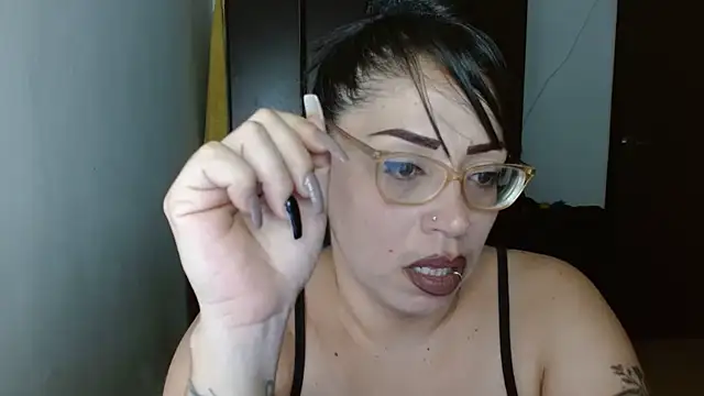 natashasmithe online show from February 7, 2025, 1:58 am