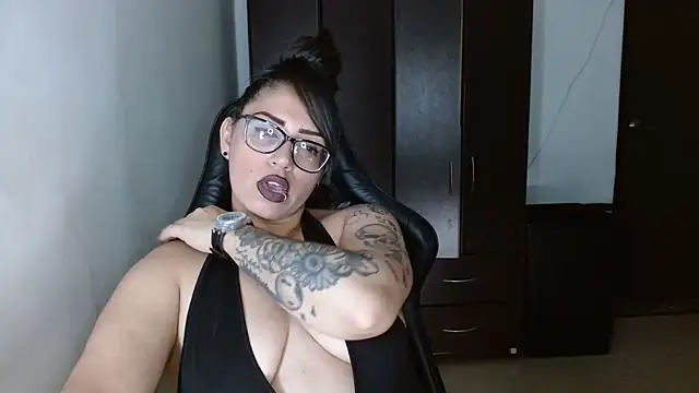 Snapshot of natashasmithe chatting on May 18, 2026, 12:22 am natashasmithe online show from May 18, 2026, 12:22 am