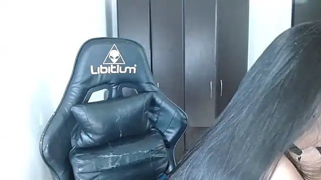 natashasmithe online show from April 6, 2026, 12:39 am