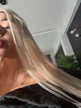 violettabunny03 online show from February 12, 2026, 3:39 am