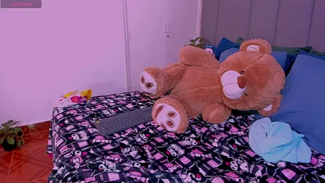 JulianaMiller online show from January 21, 2025, 2:22 am