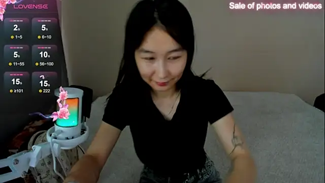 SaraXray online show from November 22, 2025, 5:39 am