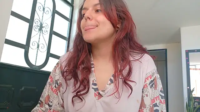 Scarletleon77 online show from May 20, 2026, 2:25 pm
