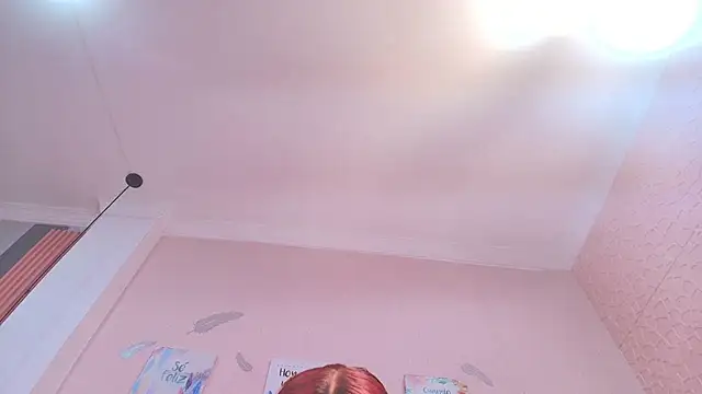 paulinasaeEnz online show from February 25, 2025, 3:42 pm
