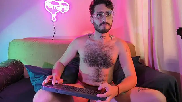 axel giracr online show from November 25, 2025, 7:25 pm