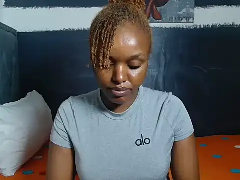 Snapshot of FaeMDom2 chatting on July 29, 2026, 12:04 pm FaeMDom2 online show from July 29, 2026, 12:04 pm