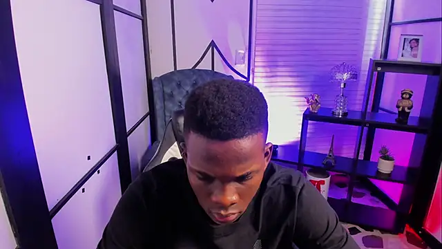 JacksonMuller  online show from October 21, 2025, 1:32 pm